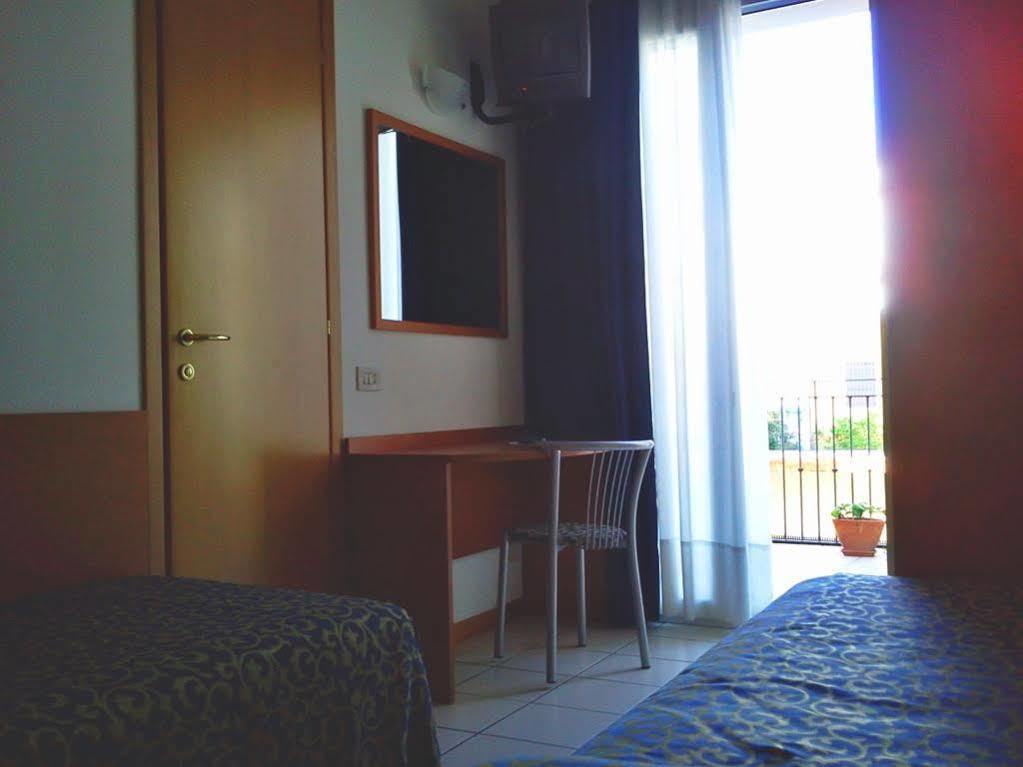 Hotel Lido ลิโดดิเยโซโล ภายนอก รูปภาพ